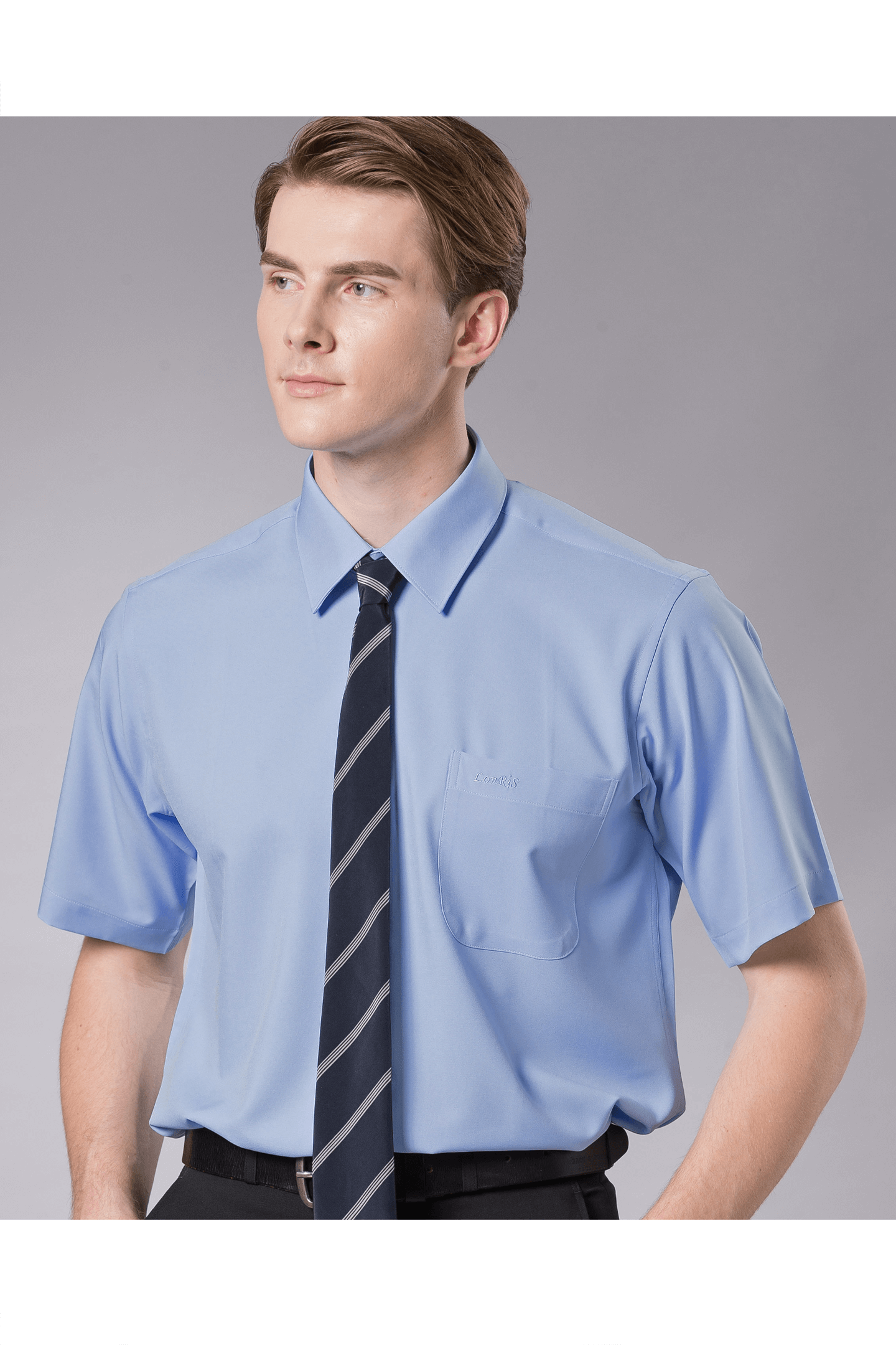 水藍色素面短袖襯衫/抗皺 吸濕排汗