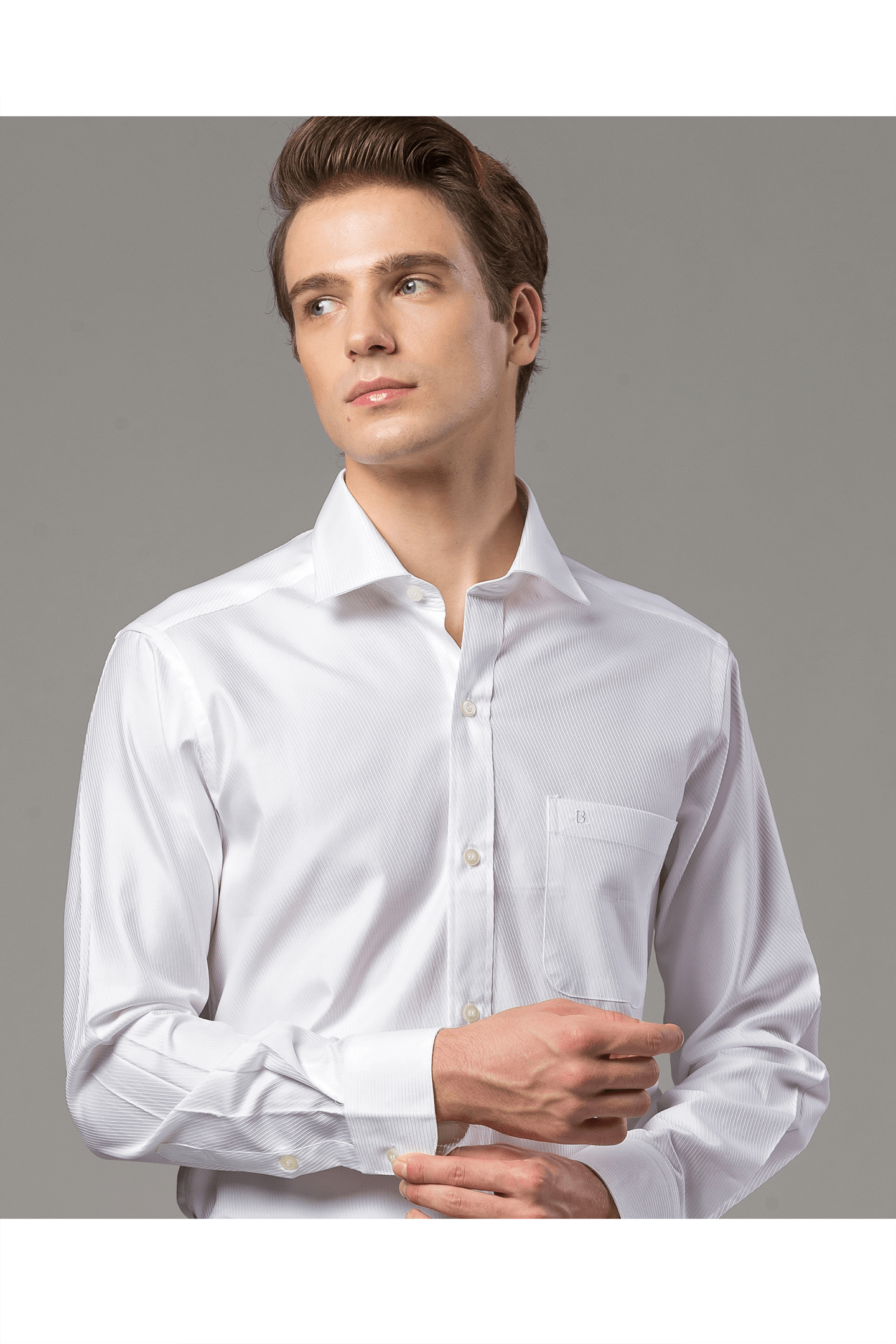 白色單斜紋純棉長袖修身襯衫 / 舒適透氣<br />
